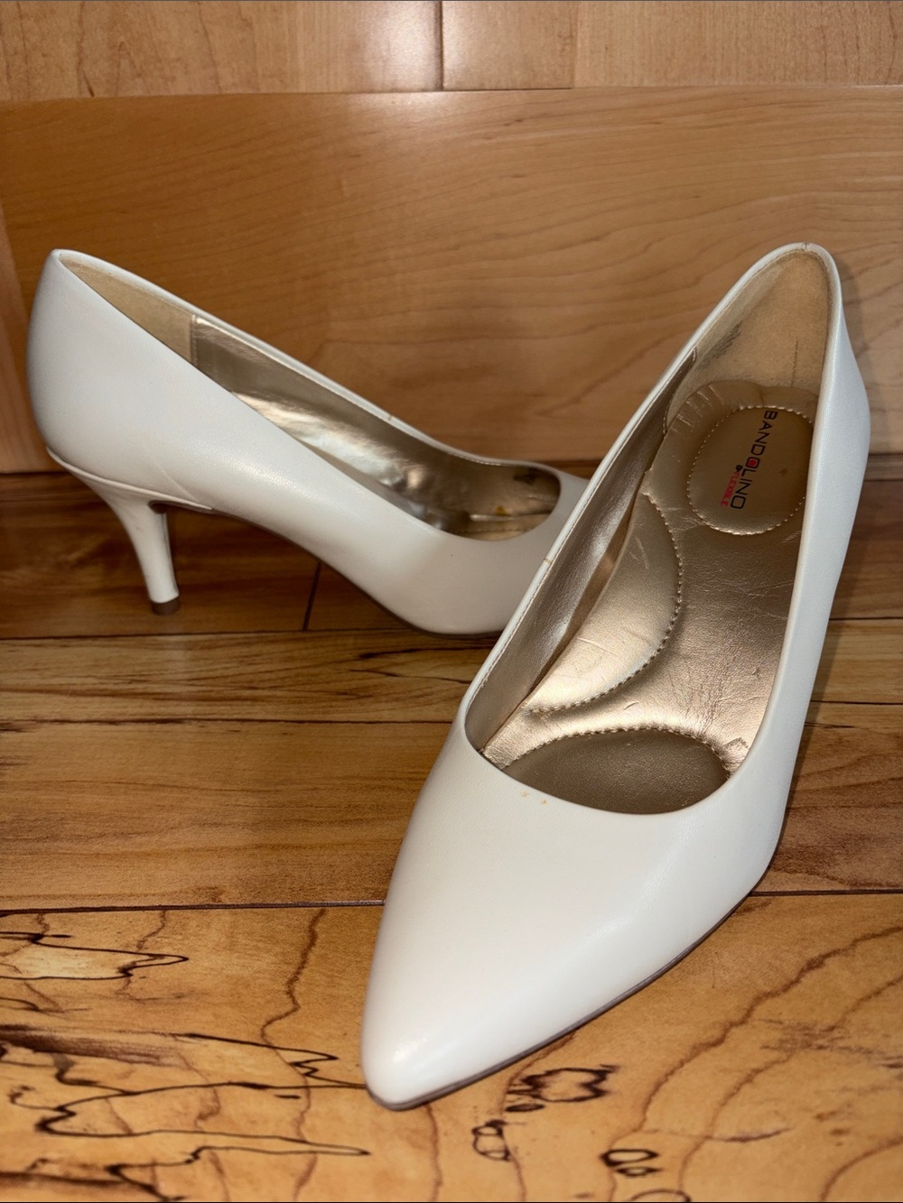 Bandolino B Flexible Inspire Pump Leather Ivory Off-White size 9M Nearly New
